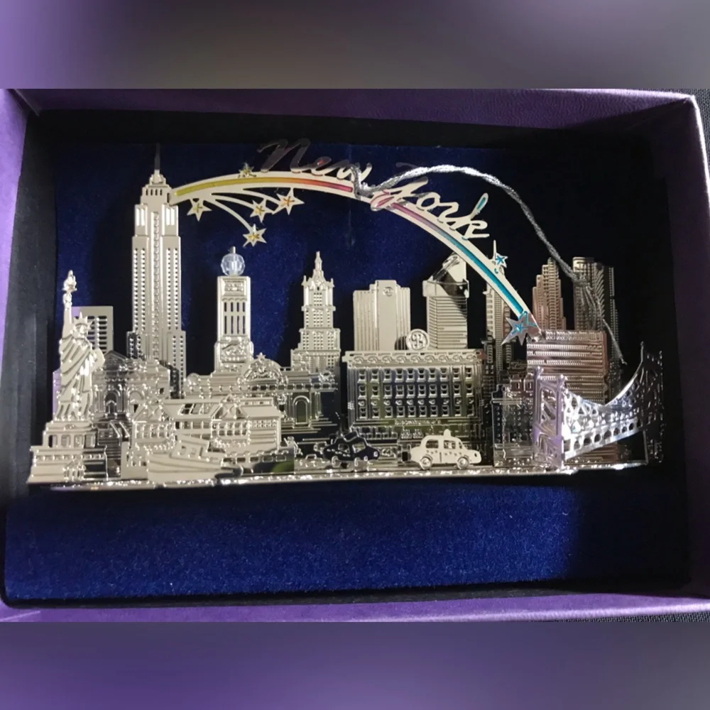 Too Hands -  Stainless Steel New York Skyline Ornament Decor